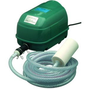 Ubbink Air 2.000 Teichbelüftungspumpe mit Luftschlauch und Ausströmerstein.