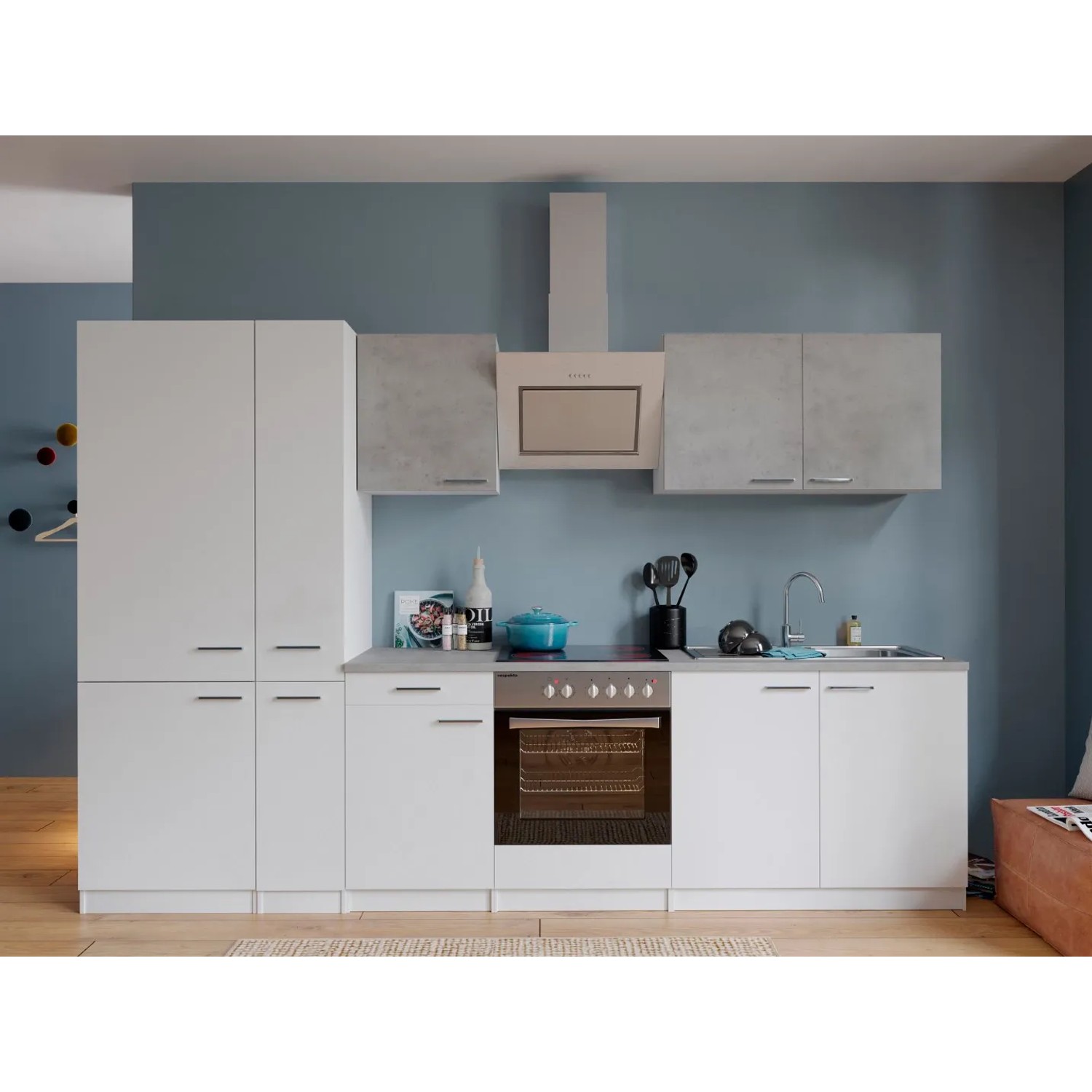 Respekta Economy Küchenzeile 300 cm in Weiß und Betonoptik mit E-Geräten.