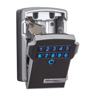Master Lock Bluetooth Schlüsseltresor 5441EURD zur Wandmontage mit Zahlencode und Schlüssel im Fach.