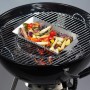 Jamestown Grillkorb aus Edelstahl mit Gemüse auf einem Grill.