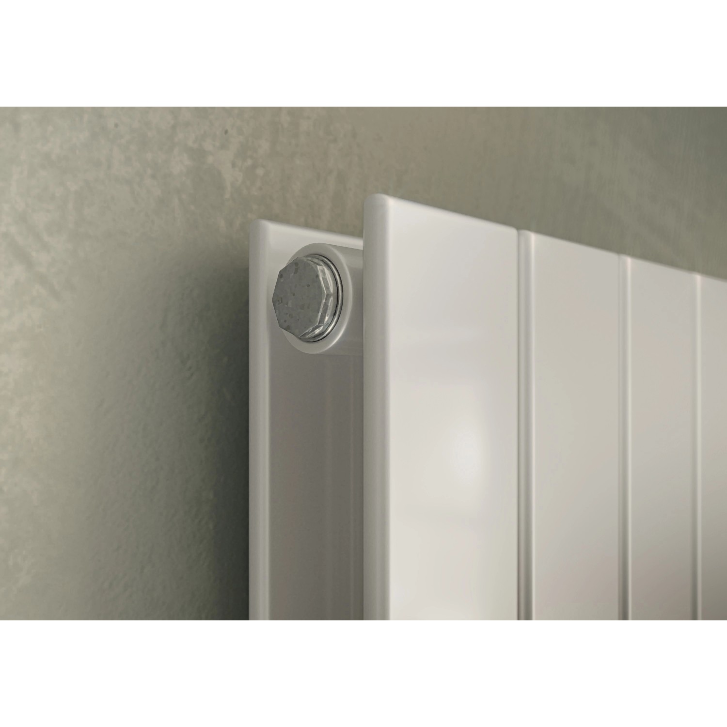 Detailansicht: Weißer Ximax Raumheizkörper P1 Duplex mit Mittenanschluss.