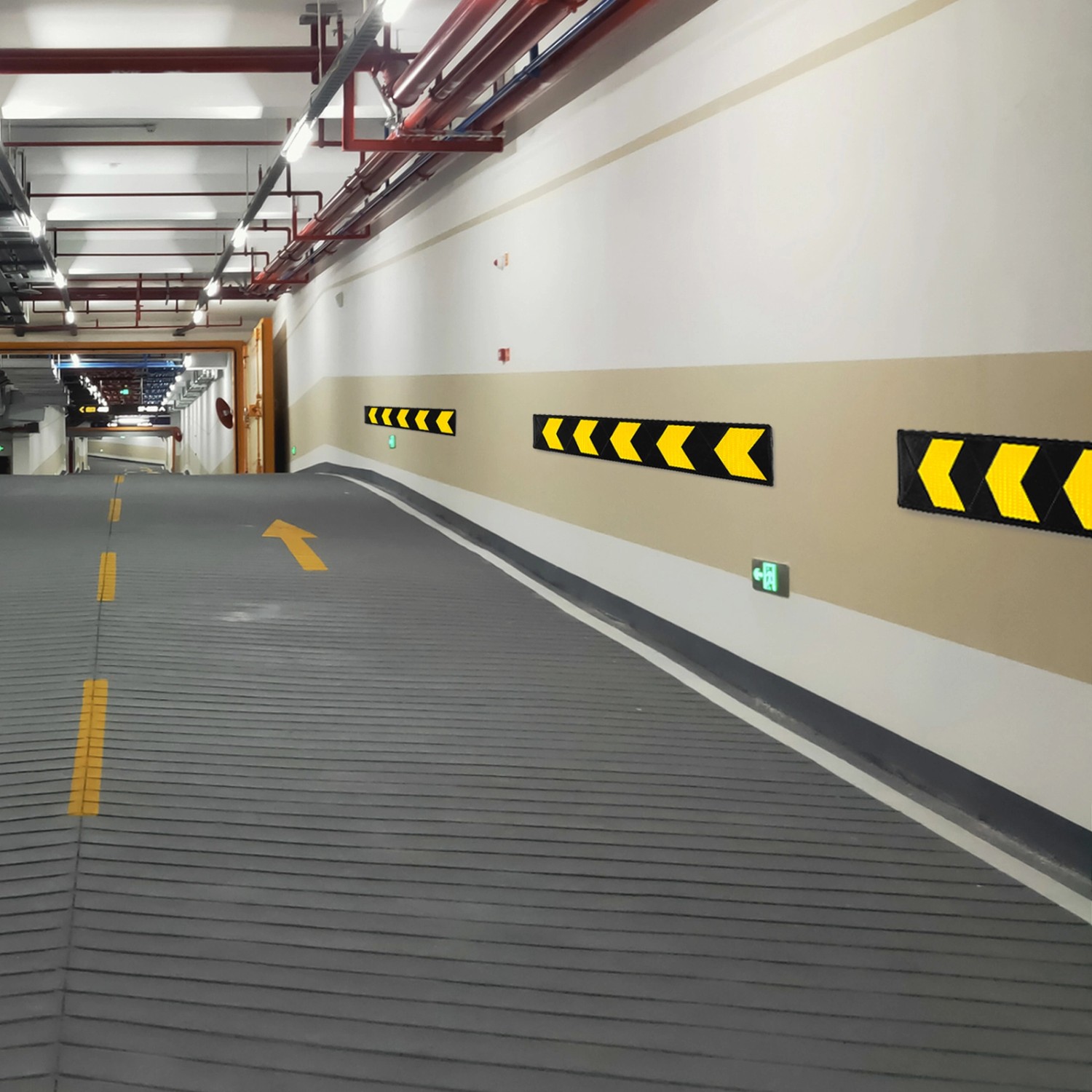 KARAT Aoraki Wandschutz Rammschutz für Garage/Parkhaus, 100x20x1 cm, schwarz-gelb.