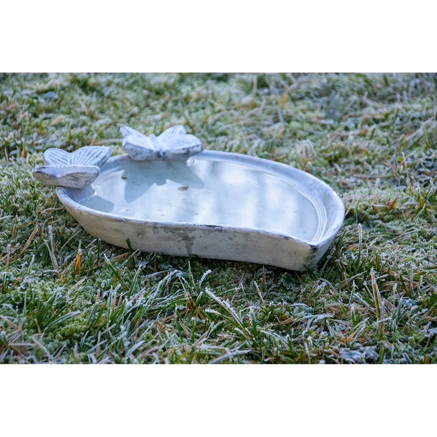 dobar® 12981e Large Bird Bath Foglia with Decorative Birds, Elegant Bird Bath Made of High Quality Cement, Frost-resistant Wild Bird Drinking Bowl, 37 x 28 x 4.5 cm, White