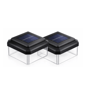Zwei schwarze Solar LED Zaunleuchten mit blauen Panels und transparentem Sockel für 80x80 Zaunpfosten.