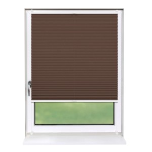 Braunes Deco-Raum Plissee Basic 40x150cm am Fenster, blickdicht und ohne Bohren montiert.