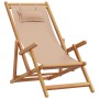 Klappbarer Strandstuhl in Taupe aus Eukalyptusholz mit Kissen. Gartenstuhl für Terrasse und Balkon.