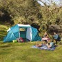 Blaues Pavillo Family Ground 4 Zelt für 4 Personen beim Camping mit Familie.