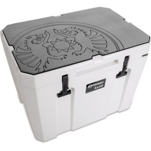 Petromax Haftauflage grau mit Drachenemblem für Kühlbox 50l. Rutschfeste Oberfläche mit Drachen-Motiv.