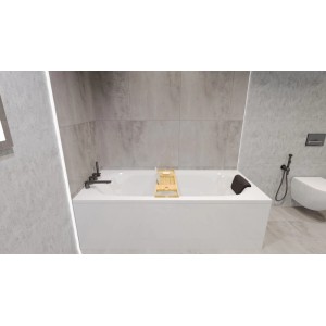 Weiße KOLMAN Rechteckbadewanne 170x75 cm mit Bambus Badewannenablage in einem modernen Bad. Inkl. Wannenträger.