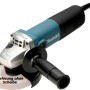 Makita Winkelschleifer 125 mm, 840 W, mit blau-schwarzem Gehäuse und montiertem Seitengriff.