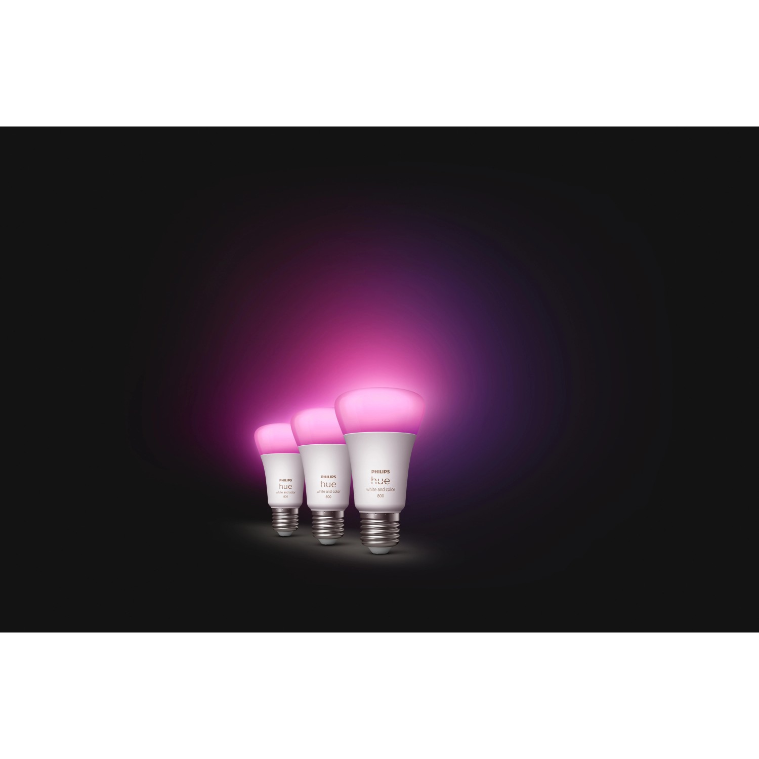 Drei Philips Hue E27 LED Lampen, mehrfarbig, 800 lm, für smarte Beleuchtung.