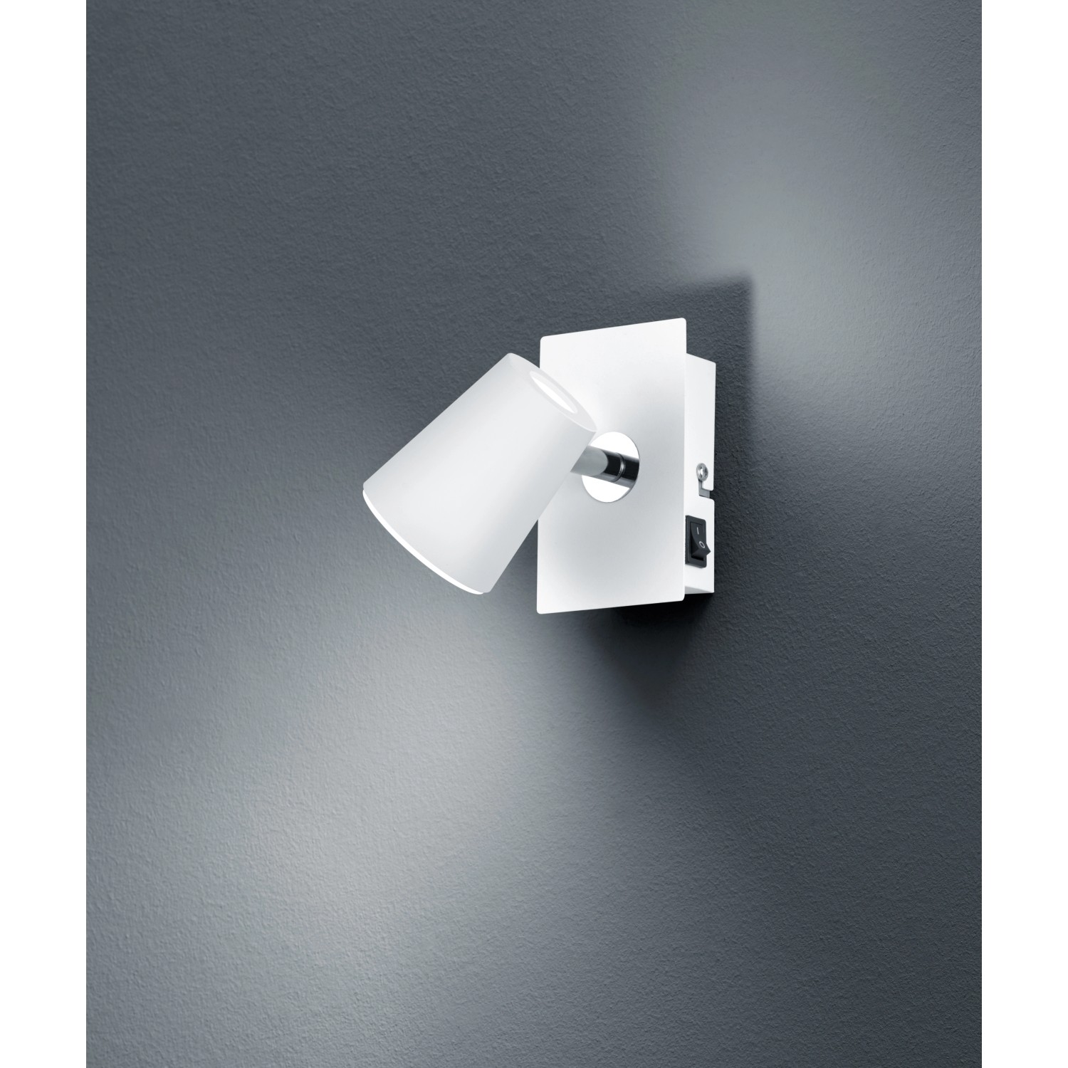 Weißer Trio LED-Spot Narcos, 1-flammig, für die Wandmontage, aus Metall mit warmweißem Licht.