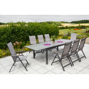 9-teiliges Gartenmöbel-Set Trivero in Diamantbraun mit Ausziehtisch und 8 Klappsesseln.
