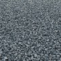 Anthrazit-grauer Basalt Splitt (8-12mm) als Zierkies für Gartenwege, Einfahrten und Steingärten.