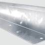 Graue Scherf Rasenkante aus Aluminium, 121 cm lang, zur Abgrenzung von Gartenbereichen.