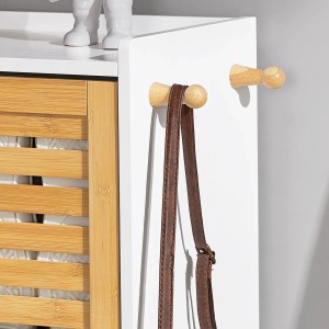Detailansicht: SoBuy Schuhschrank FSR108-WN mit Haken und Tasche.
