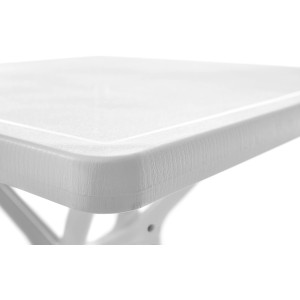 Detailansicht: Weißer Gartentisch Hugo aus Kunststoff und Fiberglas, wetterfest.