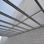 Home Deluxe Terrassenüberdachung Solis Alu in Anthrazit, Detailansicht der transparenten Hohlkammerplatten.