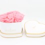 Rosenbox Herz, weiß-gold, mit 8 rosa Rosen. Romantischer Blumenstrauß im edlen Design.