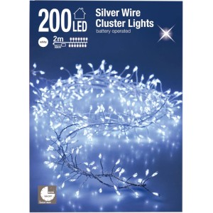 LED Lichterkette Cluster mit 200 kaltweißen LEDs und Silberdraht für den Innenbereich.