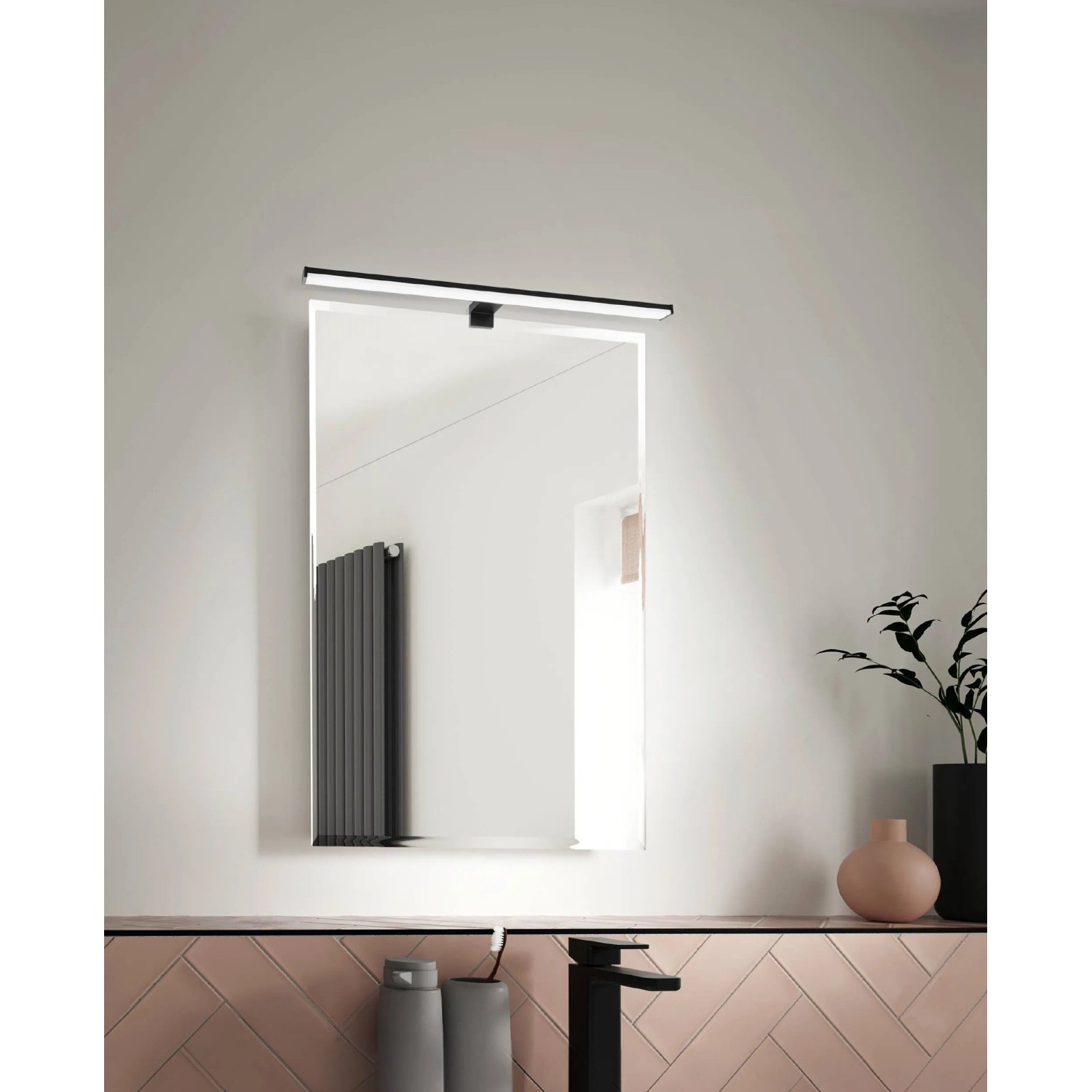 EGLO LED Spiegelleuchte PANDELLA 2, schwarz, 600mm, neutralweißes Licht, zur Montage am Spiegel.