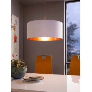 Moderne Eglo Hängeleuchte Pasteri mit weißem Stoffschirm und kupferfarbener Innenseite.