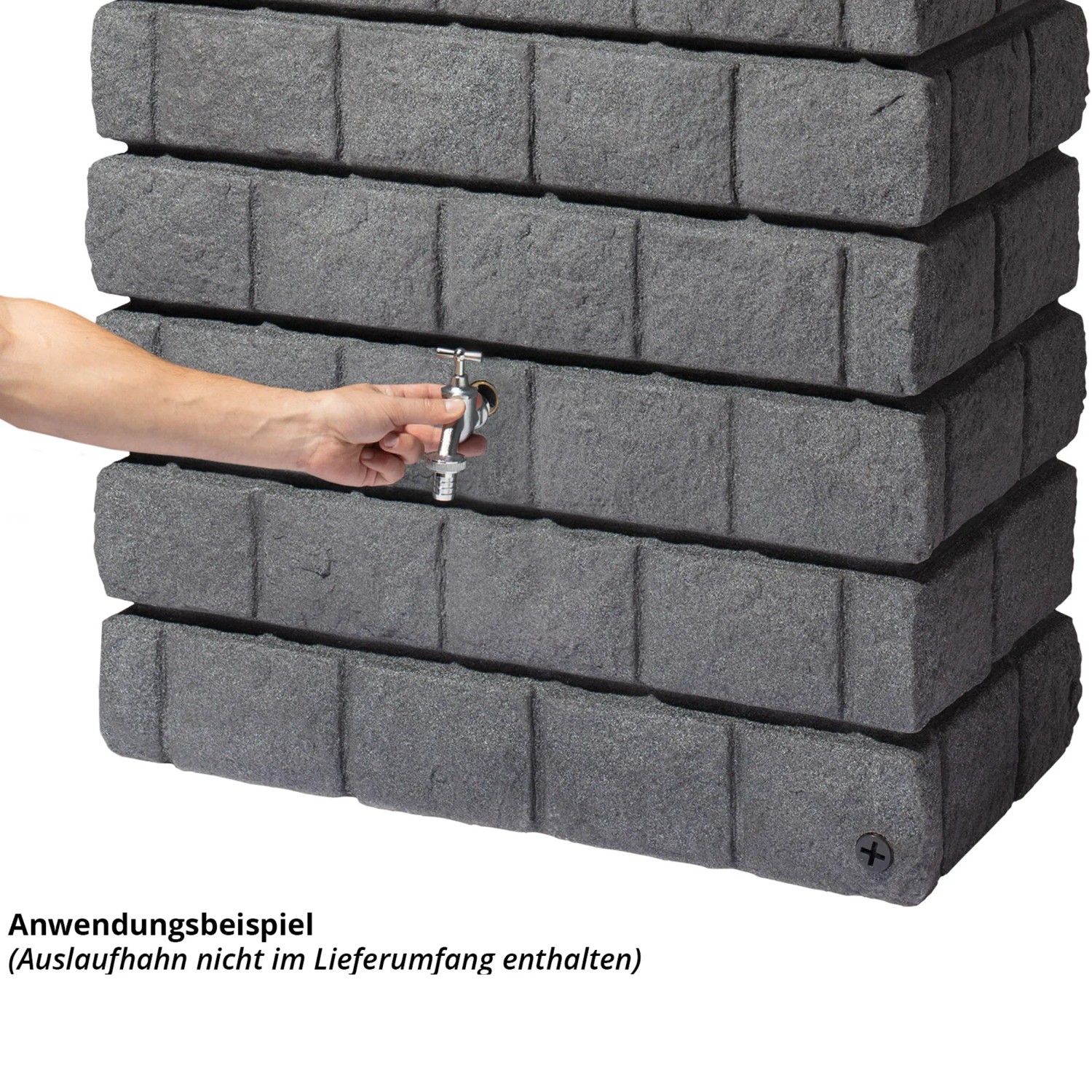 Garantia Wandtank Rocky Junior 300 l Dark Granite in Steinoptik mit Wasserhahn als Anwendungsbeispiel.