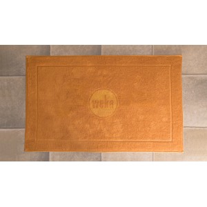 Weka Saunaleuchte, Teil des Massivholz-Elementsauna Laukkala 2 Sets, goldfarben.