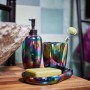 baliv Dark Wonder Zahnputzbecher mit Flip-Flop-Effekt im Badezimmer-Set.
