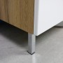 Detailaufnahme: Germania Waschbeckenunterschrank GW-MAURESA in Eiche, weiße Front, Metallfüße.