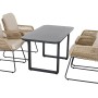 Siena Garden Dining Sessel Kansas, 4 Stühle und Tisch. Taupefarbenes Geflecht, anthrazitfarbenes Gestell, naturfarbene Kissen.