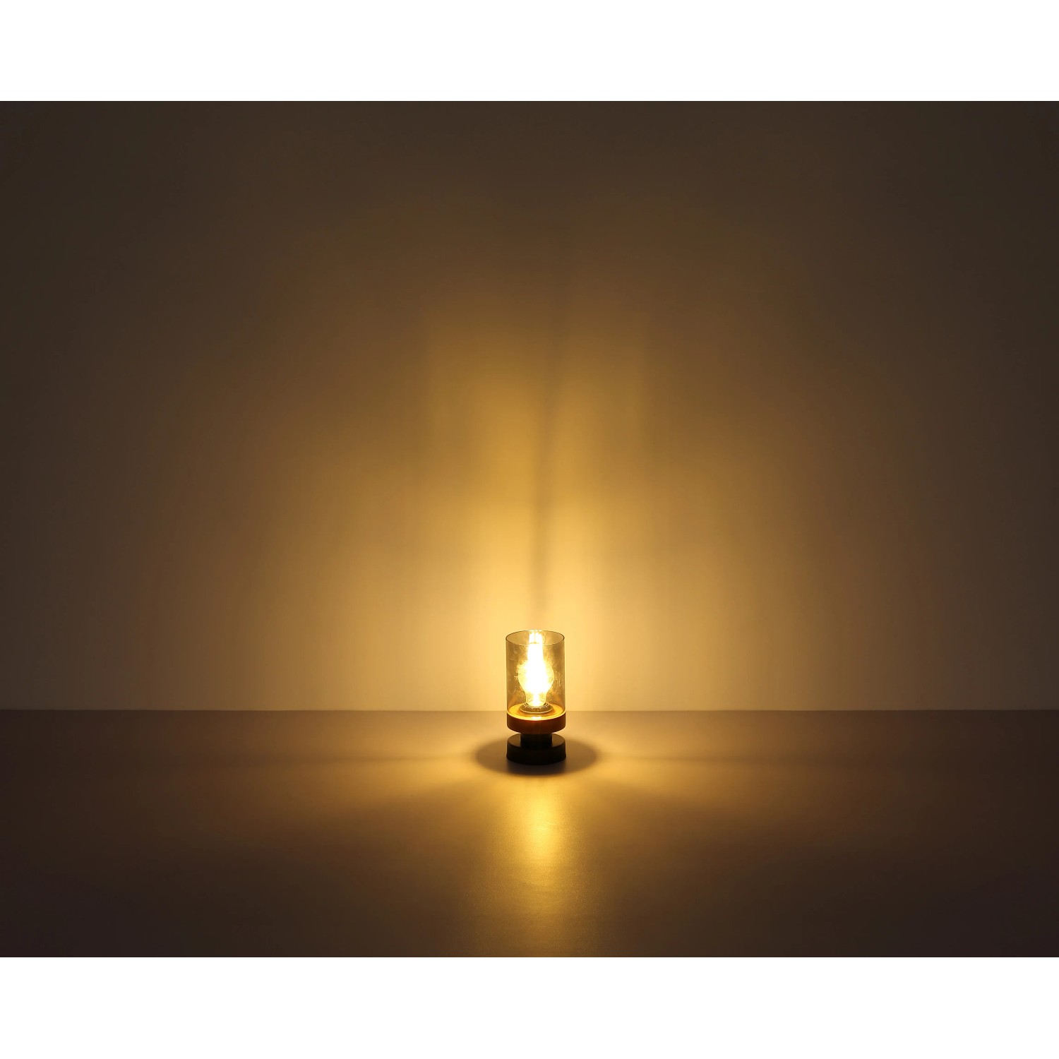 Globo Design-Tischlampe Finca, schwarz matt mit Rauchglas, 20,5cm hoch.