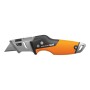Fiskars Universal-Klappmesser CarbonMax mit orange-schwarzem Griff und Metallgehäuse.