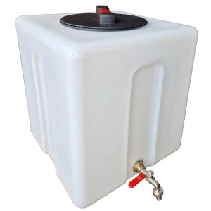 Weißer KMND Wassertank 60L aus lebensmittelechtem PE mit schwarzem Deckel und Messinghahn für Trinkwasser.