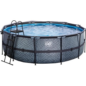 Grauer EXIT Stone Pool ø 427 cm mit Leiter, Abdeckung und Sandfilterpumpe.