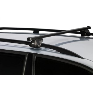 Thule Smartrack Relingträger 127cm auf einem Auto montiert.