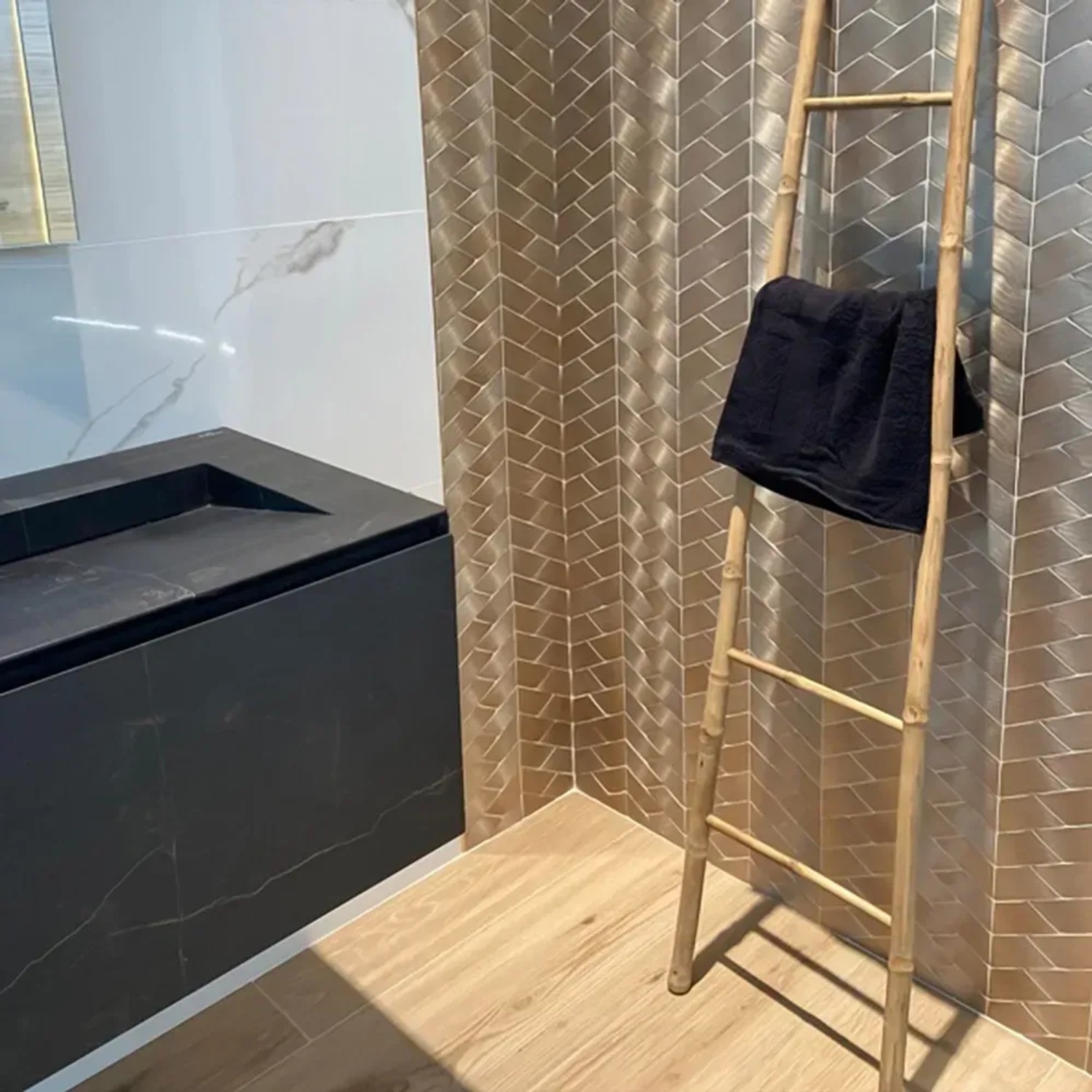 MSV Handtuchhalter Dekoleiter aus Bambus mit 5 Sprossen im Badezimmer.