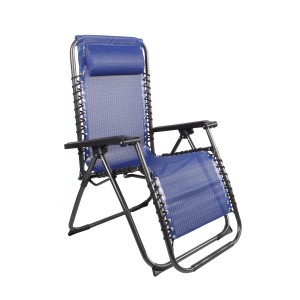 Blauer Relaxsessel mit Kopfpolster, klappbar und verstellbar, ideal für Camping und Garten.