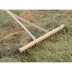 LUX Holzrechen mit 55 cm Arbeitsbreite zum Einebnen von Erdreich und für Rasenarbeiten.