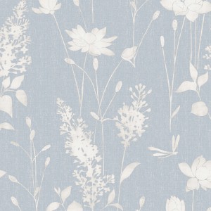 Laura Ashley Vliestapete Dragonfly Garden in Hellblau mit Blumen und Libellen.