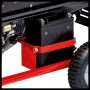 Schwarze Starterbatterie des Einhell Benzin-Stromerzeugers TC-PG 65/E5, sicher am roten Rahmen befestigt.
