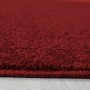 Detailaufnahme: Roter Ayyildiz Kurzflorteppich Ata 7000, 120x170 cm. Struktur und Rand des Teppichs im Fokus.