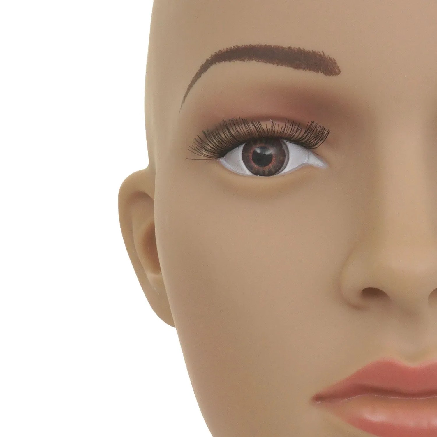 Detailansicht des Gesichts eines MCW Mannequin-Kopfes G70. Auge, Wimpern, Augenbraue und Lippen für Perücken & Schmuck.