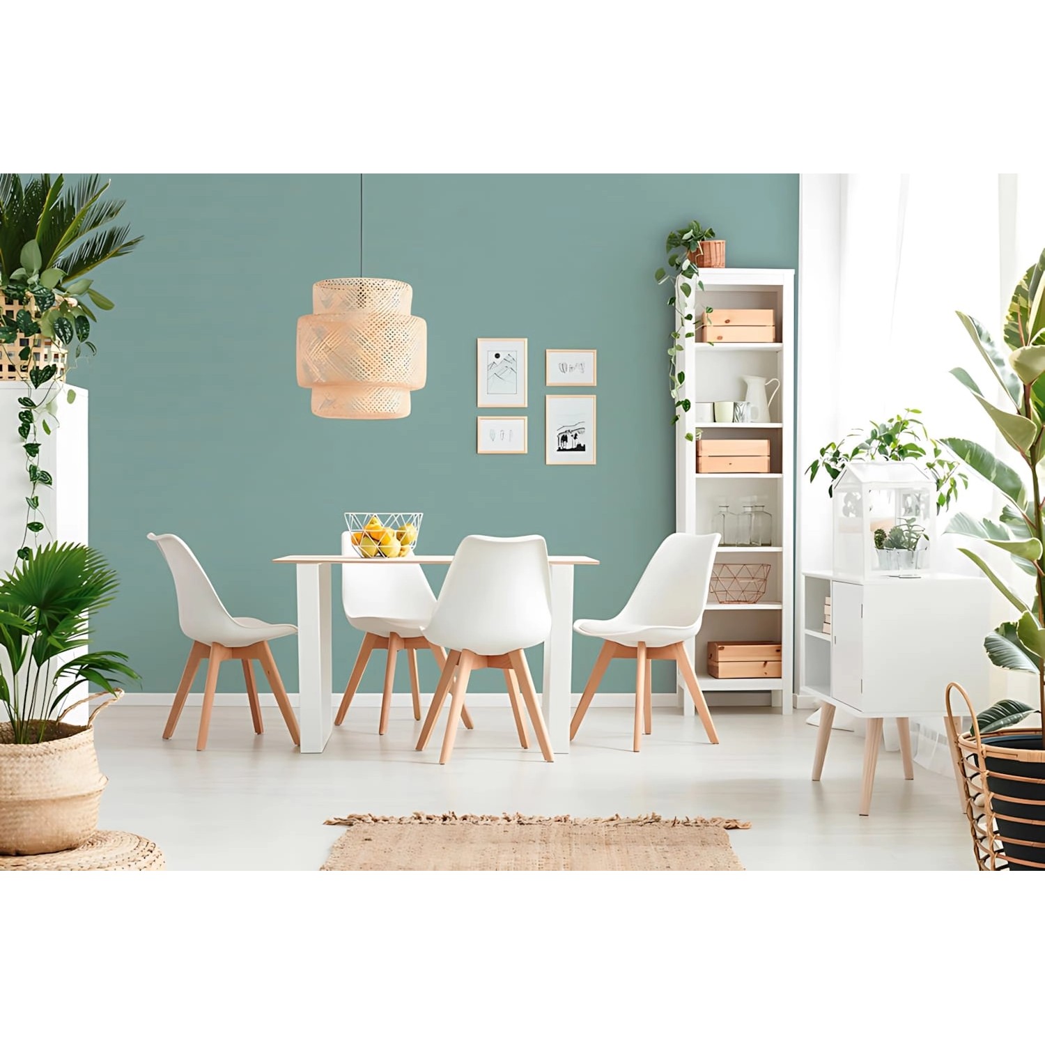 Türkis-blaue Ornament Tapete PROFHOME im Raum mit Esstisch und Stühlen.