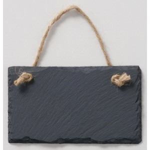 Rechteckiges Boltze Dekoschild aus Schiefer, dunkelgrau, mit Juteseil zum Aufhängen.