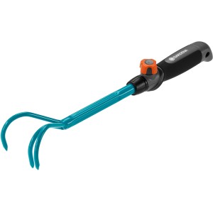 Gardena combisystem Kleingrubber mit blauem Schaft und schwarzem Griff. Gartengerät zum Auflockern des Bodens.