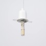 Detailaufnahme der Sollux Lighting Hyperion 1 Pendelleuchte in Weiß mit G9 LED Leuchtmittel.