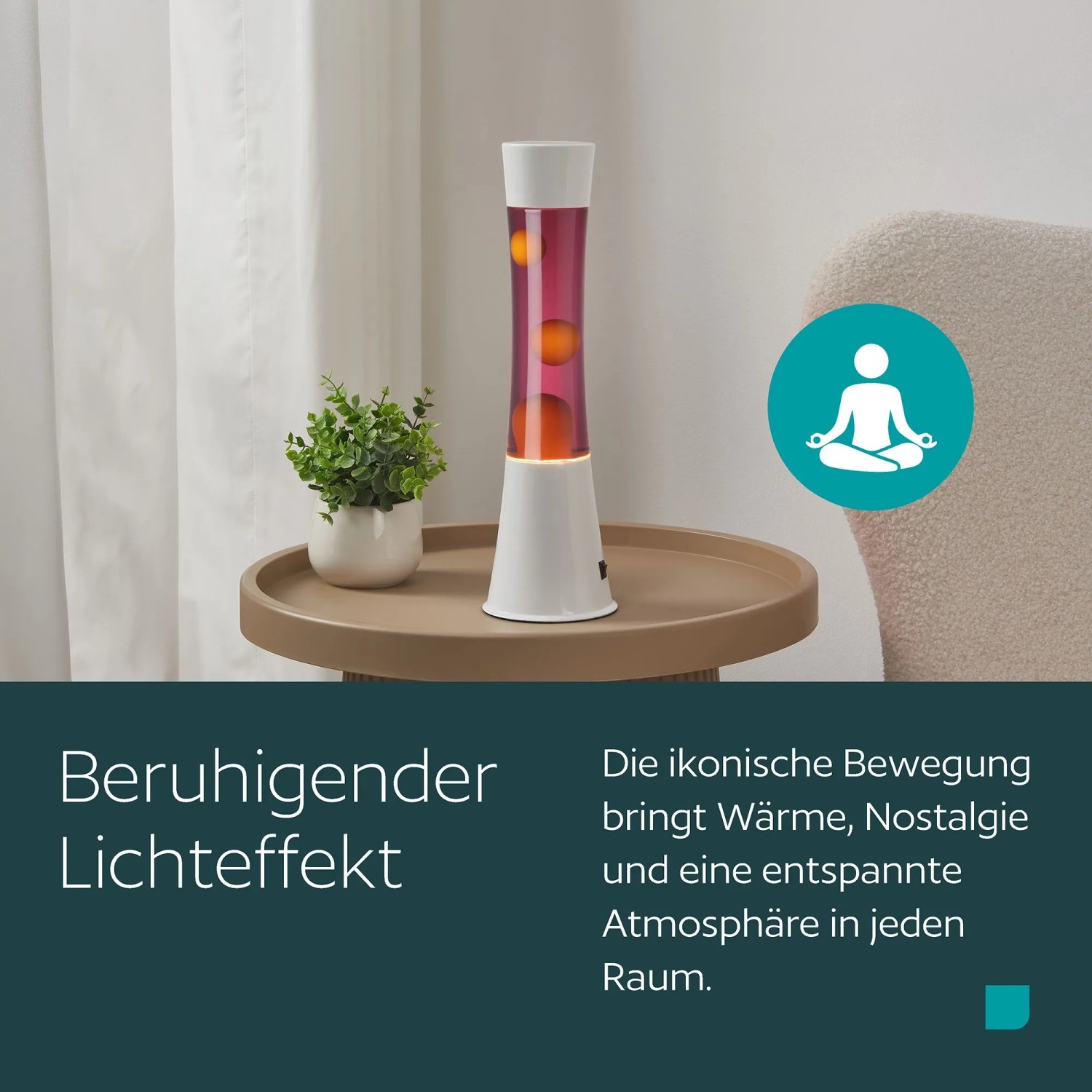 Moderne weiße Eglo LED-Lavalampe mit bordeauxfarbener Flüssigkeit und orangefarbenem Wachs auf Tisch.