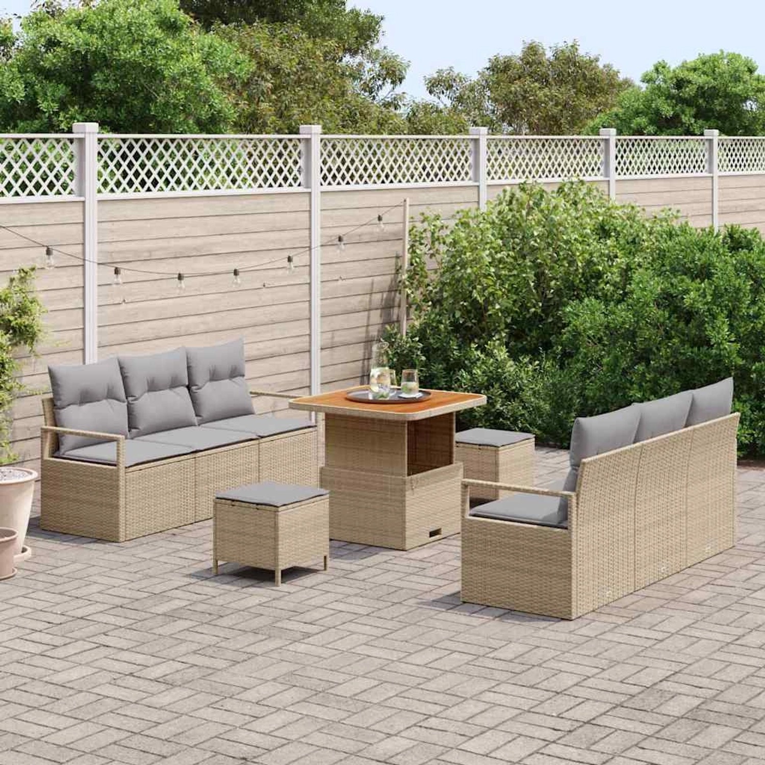 Beiges 9-teiliges vidaXL Garten-Sofa-Set aus Poly Rattan mit Tisch und Kissen.
