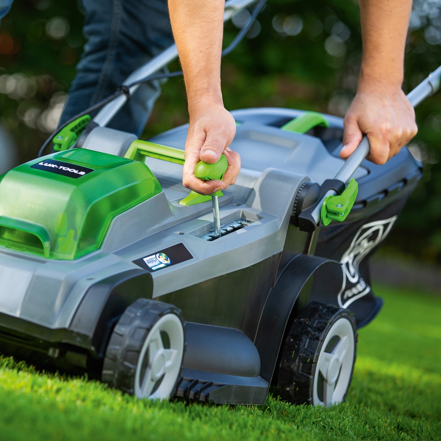 LUX AkkuRasenmäherSet 1 PowerSystem ARM2x20/37 bei OBI